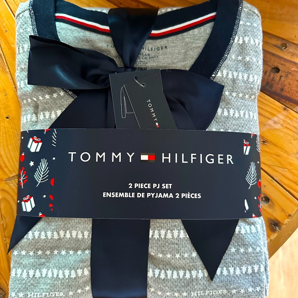 Tommy Hilfiger Gray Pajama Set